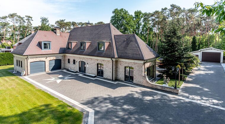 Buitengewoon huis te koop in Waasmunster